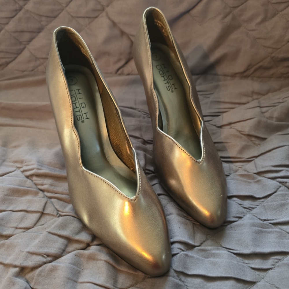 Gold Metallic Heels with Pointed Toe